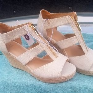 Wedge sandals